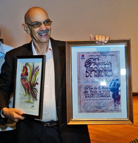 Moltó al recibir el Premio Nacional de la Radio (Foto: Serguei Montalvo)