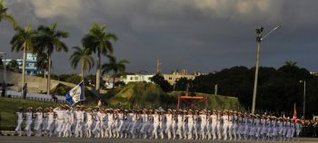 Cadetes de la Academia Naval "Granma",  durante la Revista Militar y marcha del pueblo combatiente, en ocasión del 60 aniversario de la heroica sublevación en Santiago de Cuba y del Desembarco de los expedicionarios del Granma, Día de las Fuerzas Armadas Revolucionarias, en homenaje al Comandante en Jefe de la Revolución Cubana y a nuestra juventud. en La Habana, el 2 de enero de 2017.    ACN  FOTO/ Oriol de la Cruz ATENCIO/ rrcc
