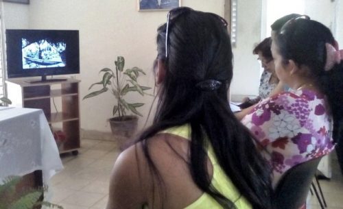 Apreciaron un documental sobre el Maestro, en la Casa de la Prensa de Santiago de Cuba (Foto: VMZ)