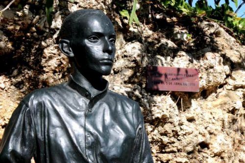 Martí a los 17 años, cuando sufriera el presidio. Detalle de la Estatua por José Villa Soberón ubicada en la Fragua Martiana (Foto: Omara García Mederos)