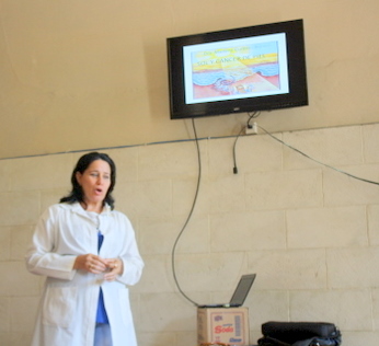 La doctora Marlene Curbelo Alonso durante su presentación (Foto: Sabdiel Batista)