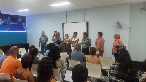 Junta de acreditación reunida con los estudiantes de la Facultad