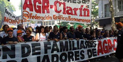 Trabajadores de Artes Gráficas Rioplatense en manifestaciones 