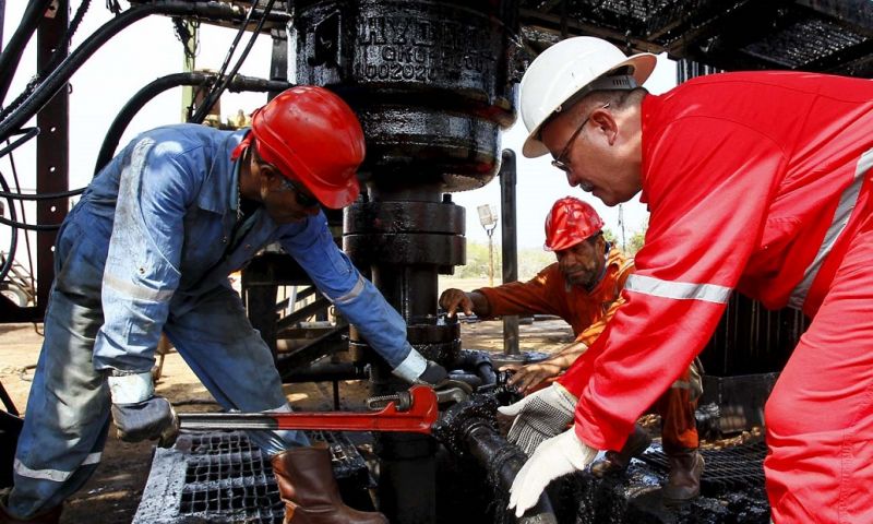 La guerra por el petróleo en Venezuela está en curso. Parece política, pero no es. Parece pacífica, pero no es
