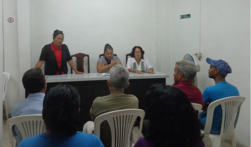 Encuentro en la sede de la Editorial Pablo de la Torriente en Santiago de Cuba (Foto: Betty Beatón Ruiz)