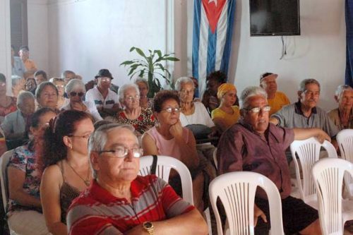 El encuentro Palabra viva, en la Casa de la Prensa de Holguín (Foto: Edgar Batista)