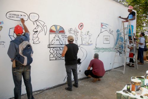 El Mural colectivo, una obra que queda cada dos años como recuerdo de la Bienal del Humor Gráfico de San Antonio de los Baños (Foto: Yoandry Avila Guerra)