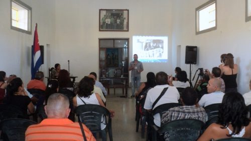 Sesiones en un lugar histórico, la sede del antiguo Presidio Modelo, en Nueva Gerona (Foto: KAR)