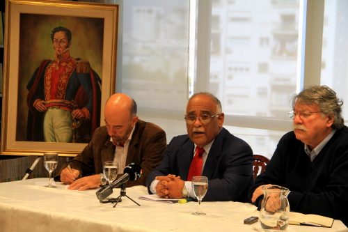Conferencia de prensa del embajador de Venezuela en Argentina