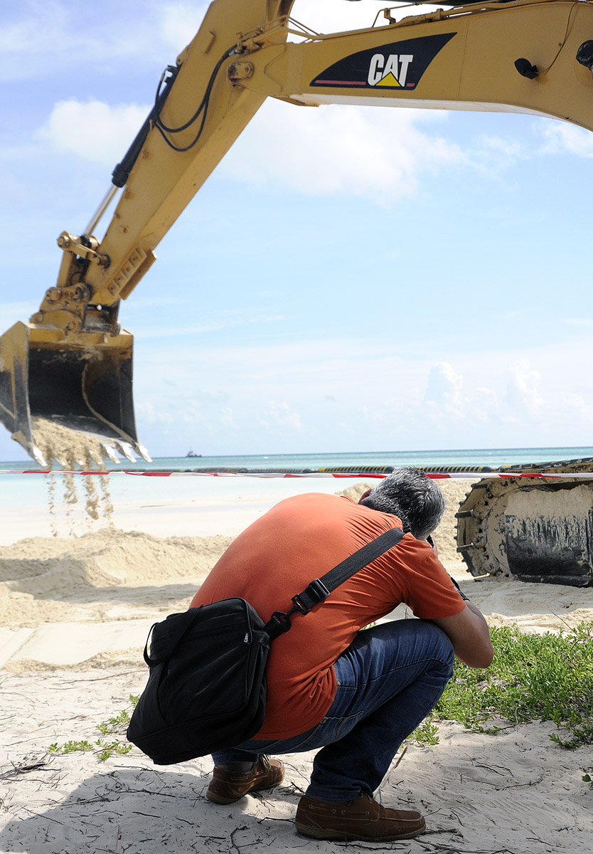 Reportando vertimiento de arena en litoral norte cubano.