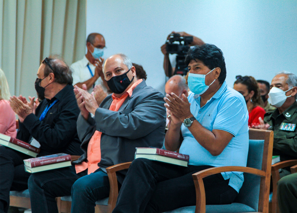 Evo Morales e Ignacio Ramonet en la Feria del libro