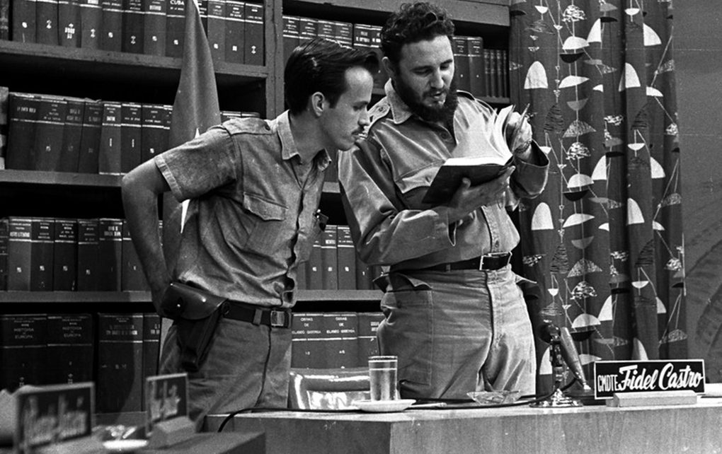 Ricardo Alarcón junto a Fidel Castro