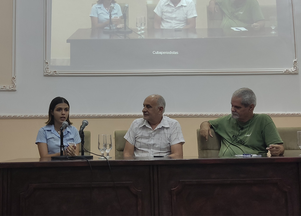 Panel “Golpe comunicacional y guerra mediática en la estrategia contrarrevolucionaria”