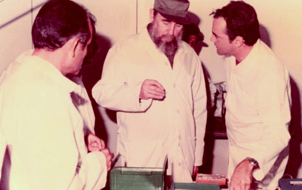 Remberto Fernández conversa con Fidel.