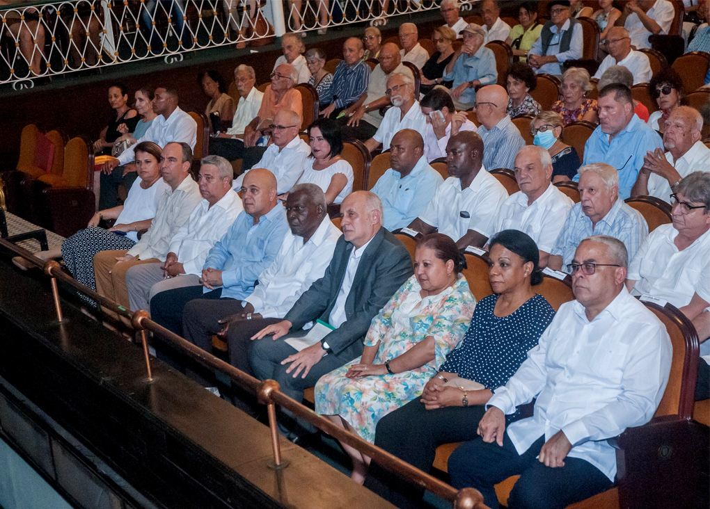 acto 60 aniversario upec teatro marti