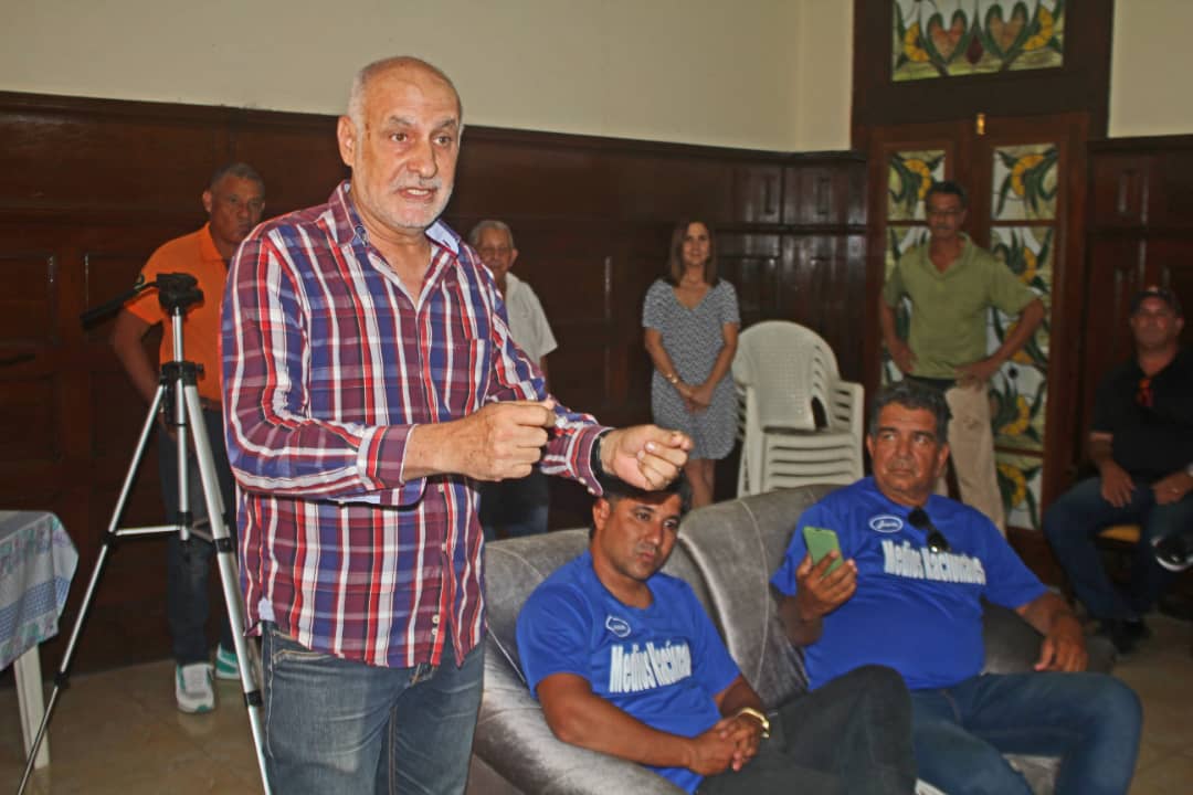 Abanderado equipo Medios Nacionales